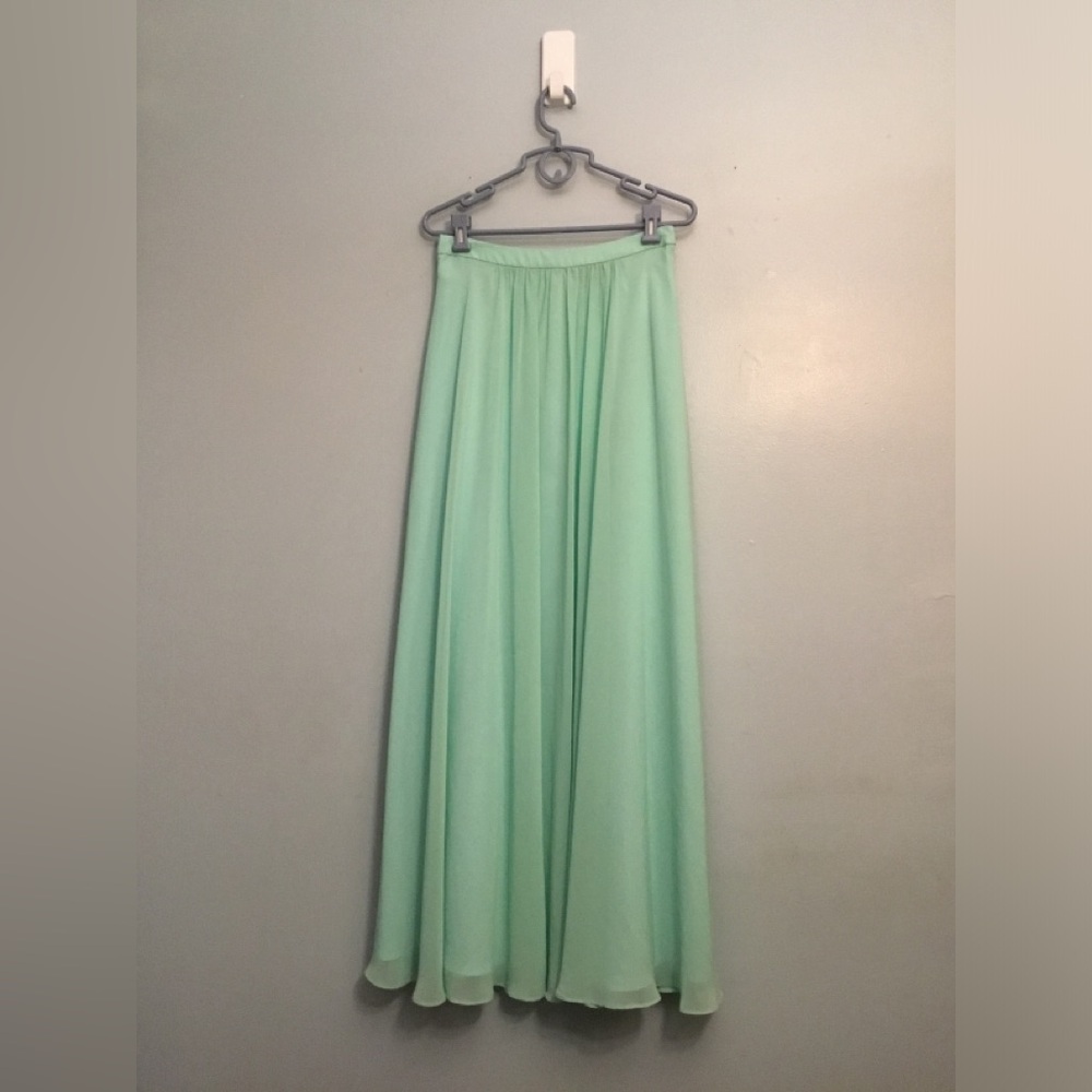 DECODE Elegant Mint Green Maxi Skirt